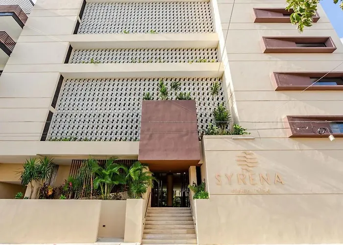 With Pool, Gym And Garage Near 5th And Playa del Carmen